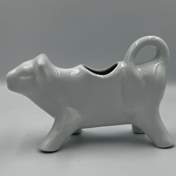 White Cow Creamer Everyday White by Fitz and Floyd - Picture 1 of 8